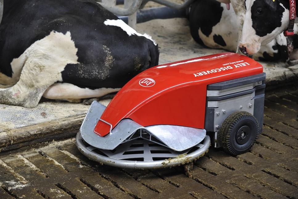  Lely Discovery este un robot de curatat dedicat fermelor
